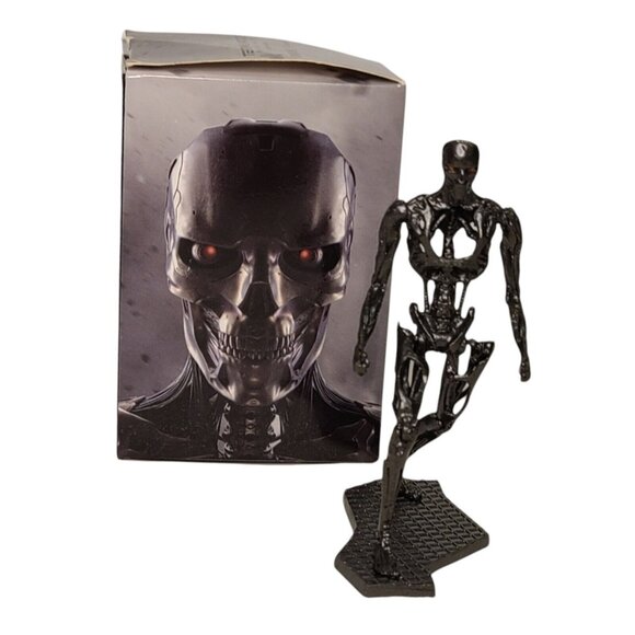 New Regal IMAX Terminator Dark Fate 2.5 Inches tall Collectible Mini Figure - Picture 1 of 6